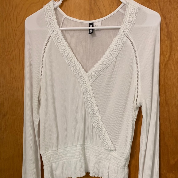 H&M Waist Length Shirt - Picture 1 of 4